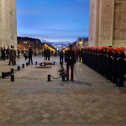 Ravivage de la flamme du soldat inconnu
